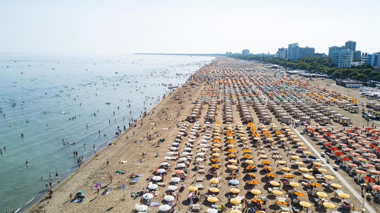 Appartamenti Lucerna Lignano Sabbiadoro Exterior foto