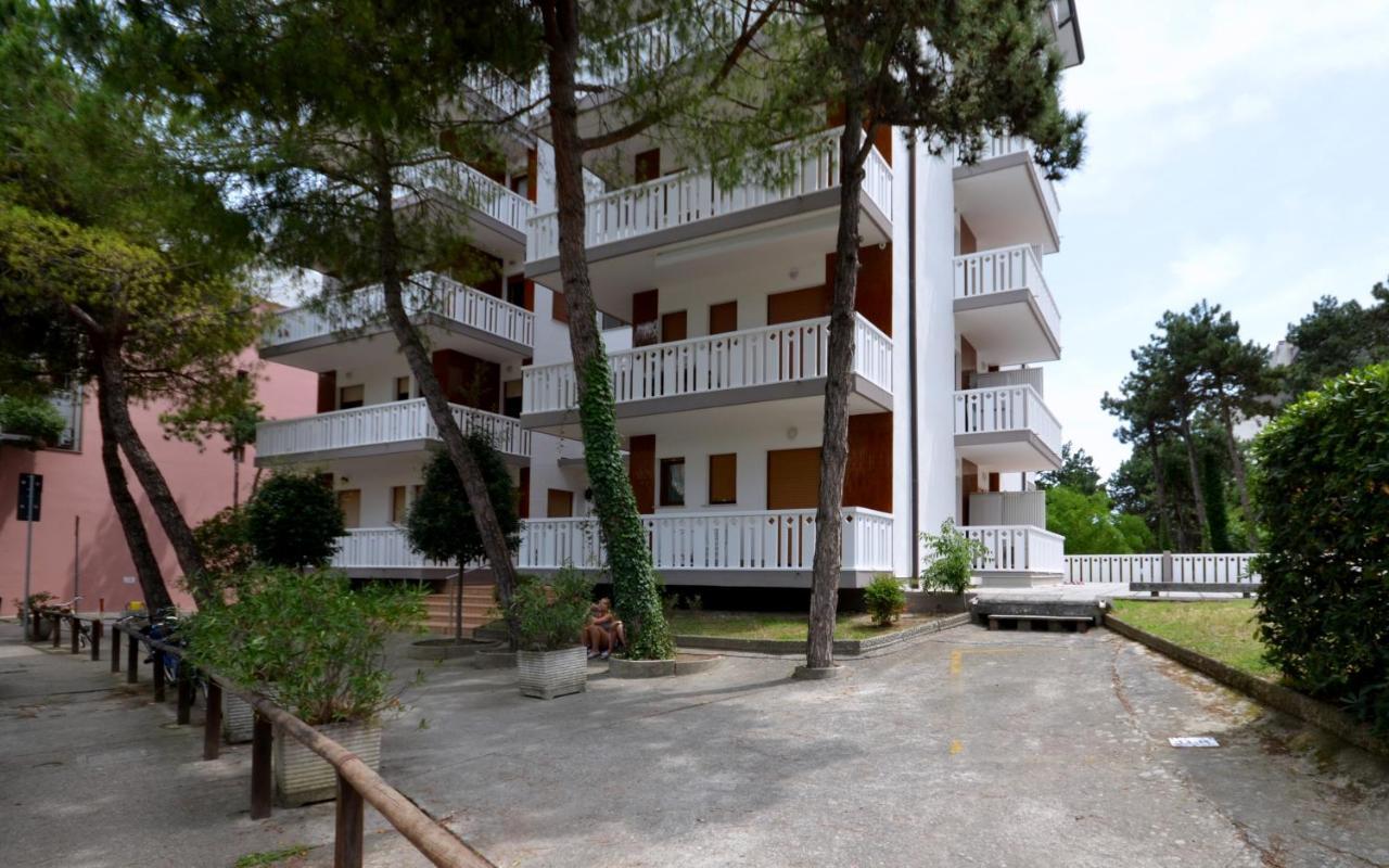 Appartamenti Lucerna Lignano Sabbiadoro Exterior foto